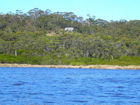 Island View Spa Cottage - Accommodation Newcastle 4