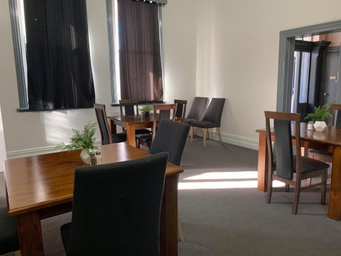 New Cornwall Hotel - Accommodation Newcastle 2