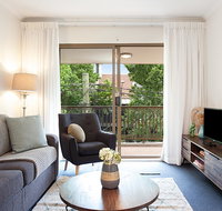 Newly-furnished 2-Bed Apartment with Gym and Pool - Accommodation Newcastle