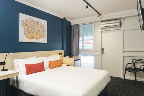 Nightcap At Edge Hill Tavern - Accommodation Newcastle 2