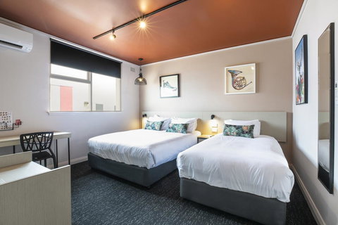 Nightcap At Fairfield - Accommodation Newcastle 3