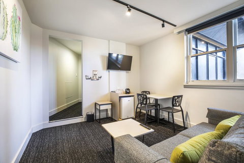 Nightcap At Glengala Hotel - Accommodation Newcastle 3