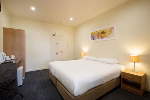 Nightcap At High Flyer Hotel - Accommodation Newcastle 1