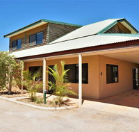 Ningaloo Breeze Villa 3 - 3 Bedroom Fully Self-Contained Holiday Accommodation - Accommodation Newcastle