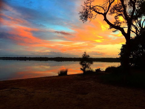 Noosa Lake House - Accommodation Newcastle 2