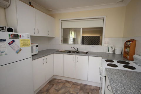 NORTH HAVEN SEA BREEZE - 9 David Campbell St , North Haven - Accommodation Newcastle 0
