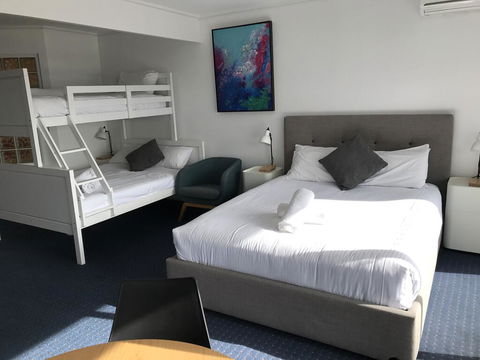 North Pier Hotel - Accommodation Newcastle 3