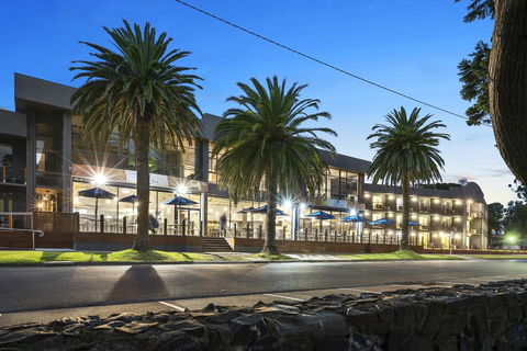 North Pier Hotel - Accommodation Newcastle 0
