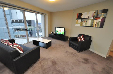 North Sydney Fully Self Contained Modern 2 Bed Apartment (2207BER) - Accommodation Newcastle 1