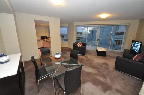 North Sydney Fully Self Contained Modern 2 Bed Apartment (2207BER) - Accommodation Newcastle 0