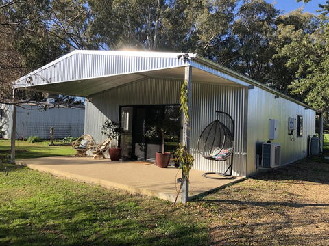 Oak Lane Guest House & Farm Stay - Accommodation Newcastle 3