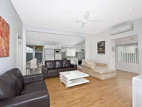 Oakland Cottage - Accommodation Newcastle 2