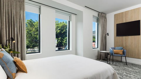Oaks Cairns Hotel - Accommodation Newcastle 2