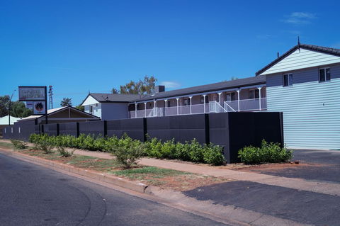 Oasis Motel - Accommodation Newcastle 2