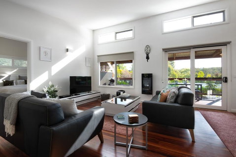 Oblique - Accommodation Newcastle 2