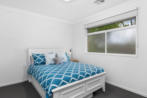 OCEAN BREEZE Family Home - Accommodation Newcastle 3