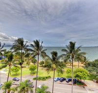 Ocean View Studios 75 The Strand Free Fast Wifi/Foxtel - Accommodation Newcastle