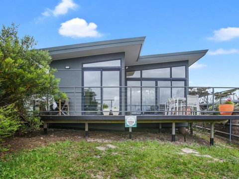OCEANS 12 - Modern Ocean View Villa - Accommodation Newcastle 0