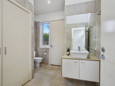 OCEANS 12 - Modern Ocean View Villa - Accommodation Newcastle 1
