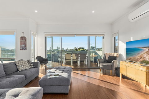Oceans Eight - Accommodation Newcastle 2