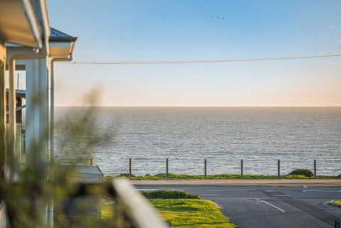 Oceans Eight - Accommodation Newcastle 1