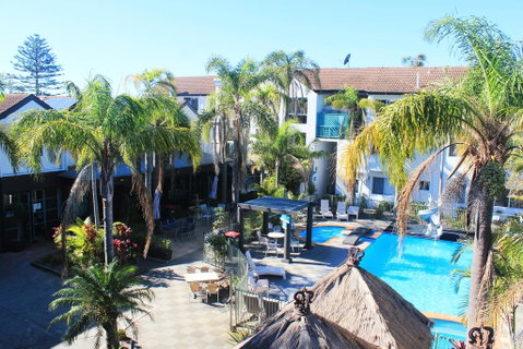 Oceanside Hawks Nest - Accommodation Newcastle 1