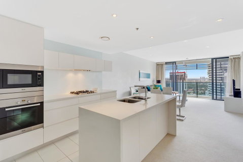 Oracle - 5 Star Luxury - Level 25 - Accommodation Newcastle 0