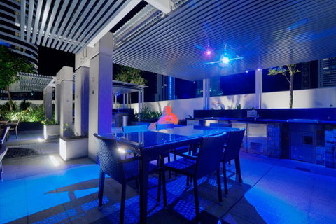 Oracle Broadbeach - Accommodation Newcastle 1