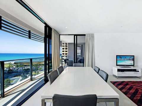Oracle Resort Luxe Private 2 Bed - Tower 1 - Accommodation Newcastle 0