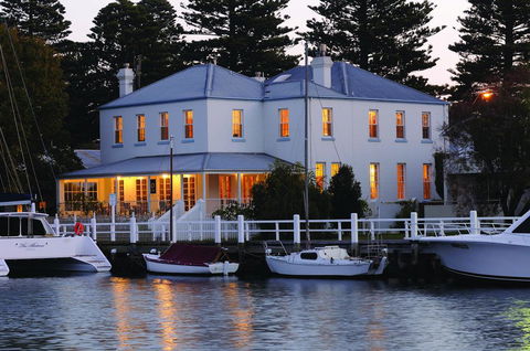 Oscars Waterfront Boutique Hotel - Accommodation Newcastle 3