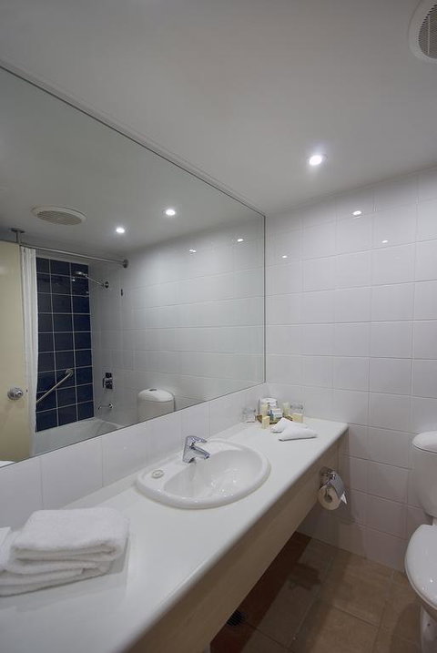 Outback Pioneer Hotel - Accommodation Newcastle 3