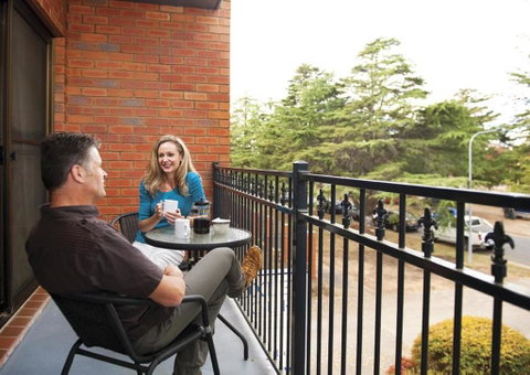 Oxley Court Serviced Apartments - Accommodation Newcastle 0