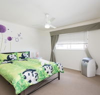 Panda Holiday -Close Mountain Ocean Pet Friendly - Accommodation Newcastle
