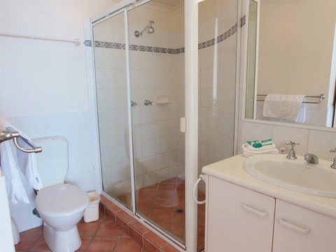 Panoramic Ocean Views Of Sunshine Beach Unit 5 Vista Pacific 12 Bryan Street - Accommodation Newcastle 2
