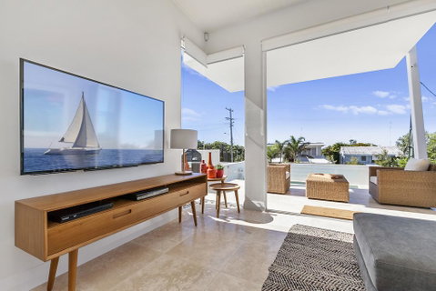 Paperbark A - Luxury Duplex In Sunshine Beach - Accommodation Newcastle 3