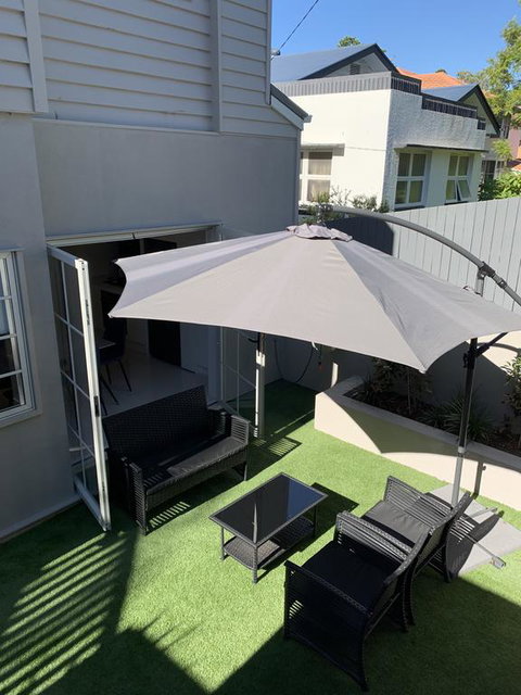 Park Avenue Hideaway For 4 Auchenflower Brisbane - Accommodation Newcastle 2