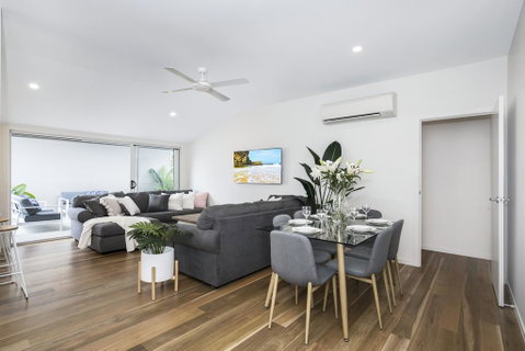 Park Avenue Terrace House Sleeps 9 - Accommodation Newcastle 1