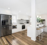 Park Avenue Terrace House Sleeps 9 - Accommodation Newcastle