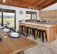 Peak View House - Accommodation Newcastle