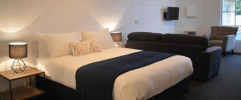 Penguin Seaside Motel - Accommodation Newcastle 0