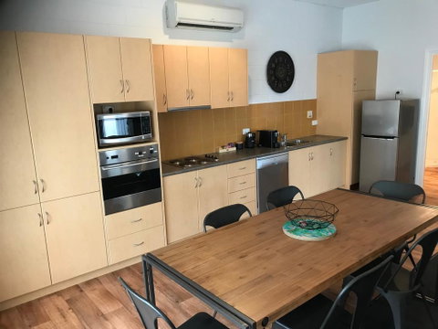 Penguin Seaside Motel - Accommodation Newcastle 3