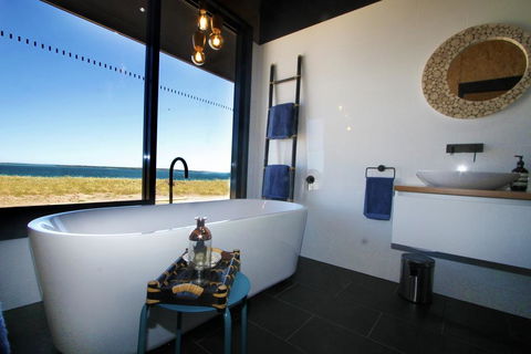 Perlubie Sea - Accommodation Newcastle 0