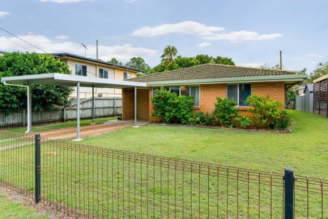 Pet Friendly Cutie - Bonham St, Bongaree - Accommodation Newcastle 0