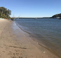 Pet Friendly Waterfront Holiday House on Peacefull Island with Bikes and Kayaks - Accommodation Newcastle