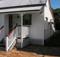 Pine Cottage - Accommodation Newcastle
