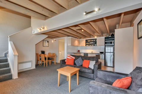 Pinot - Accommodation Newcastle 0