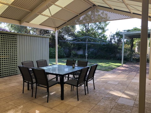 Pleasant View - Accommodation Newcastle 3