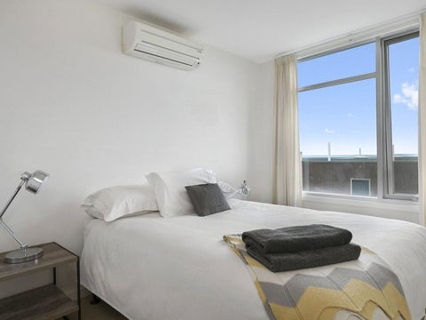 POINT GREY APARTMENT 2 - Ocean VIews With Wifi - Accommodation Newcastle 1