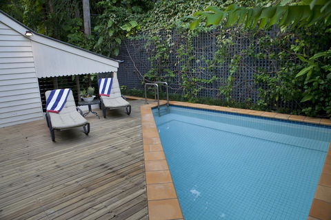 Port Douglas Cottage & Lodge - Accommodation Newcastle 1