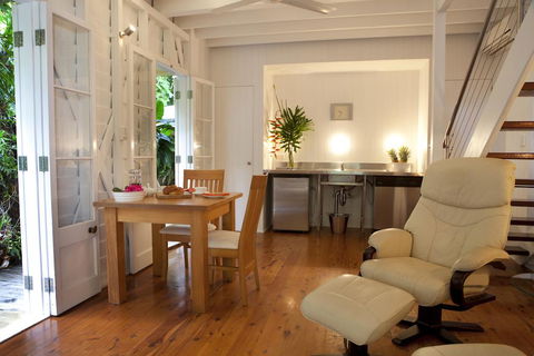 Port Douglas Cottage & Lodge - Accommodation Newcastle 3